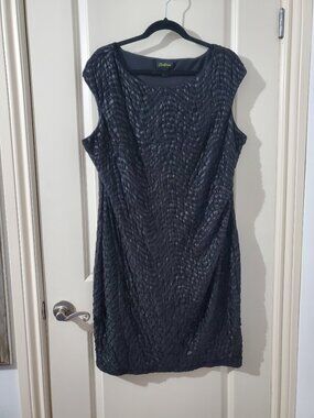 Black Textured Cap Sleeve Plus Size Cartise Dress